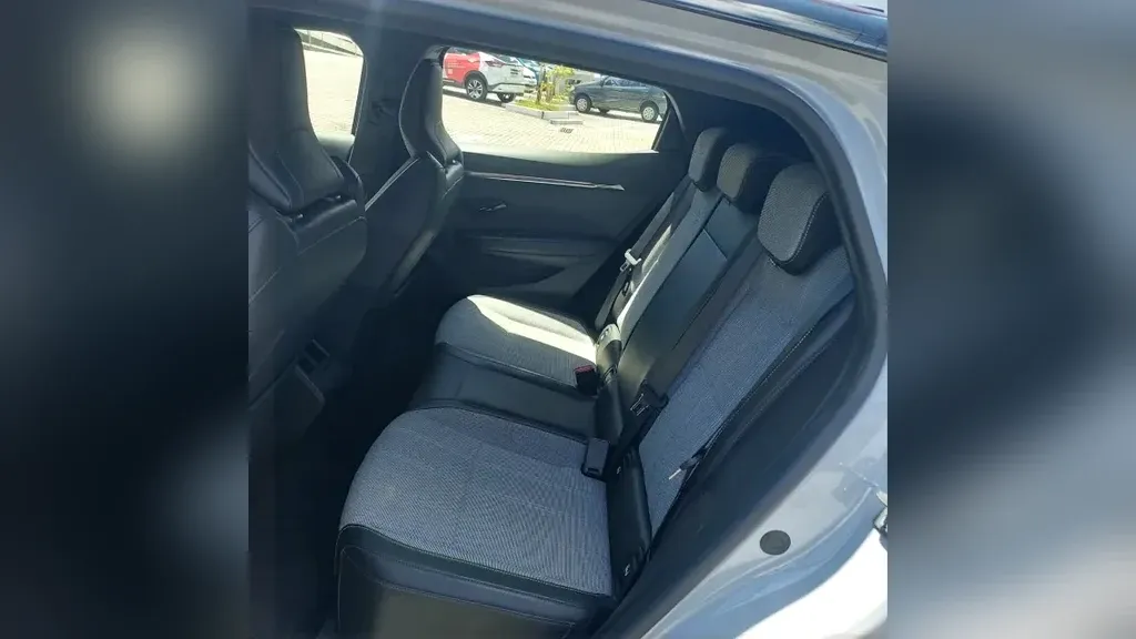 Renault Megane E-tech Electric - Imagem 9