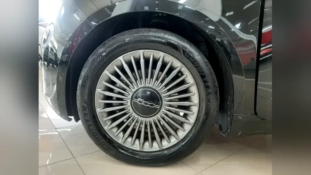 Fiat 500e - Imagem 8