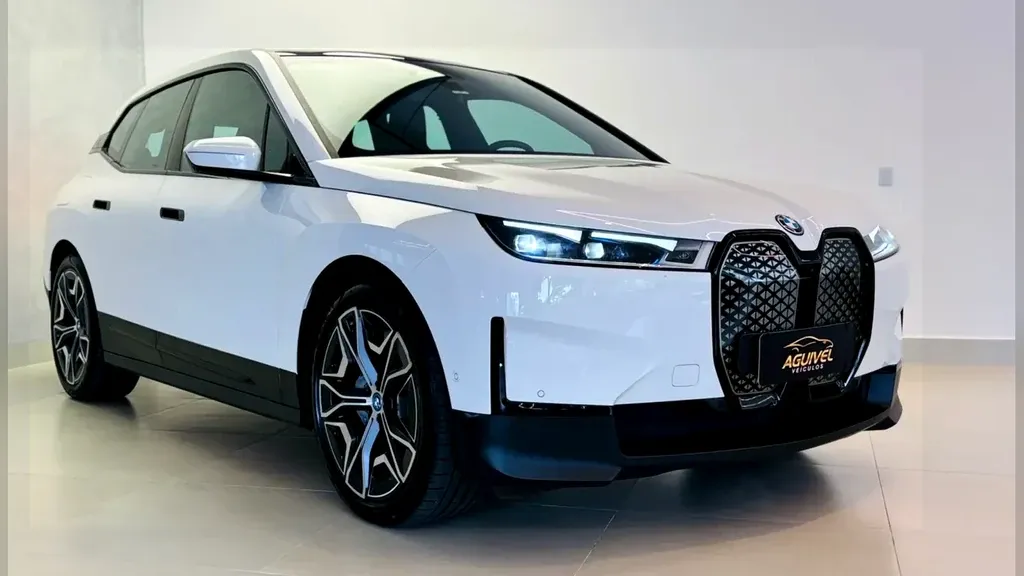 BMW Ix - Imagem 2
