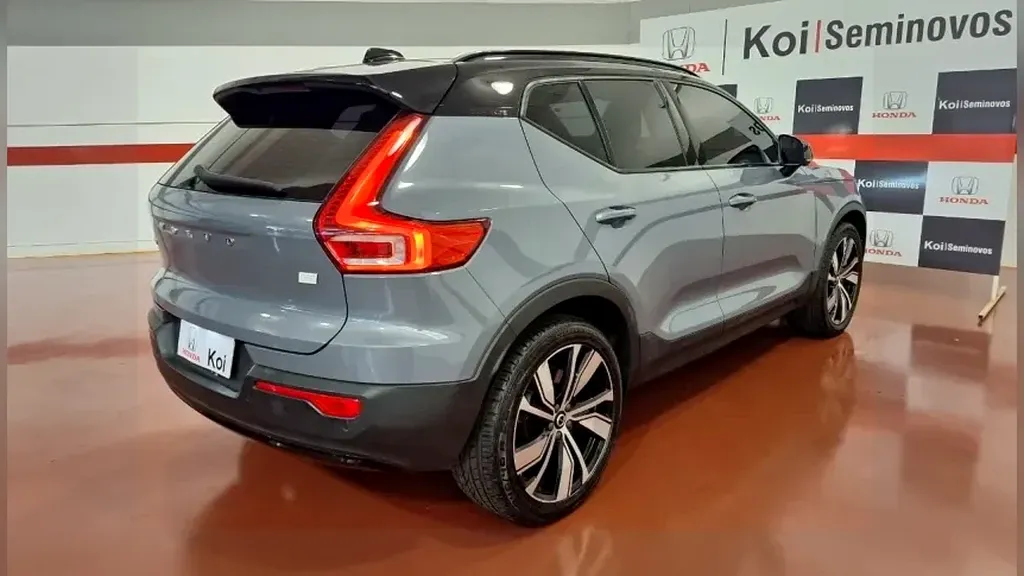 Volvo XC40 Recharge - Imagem 4