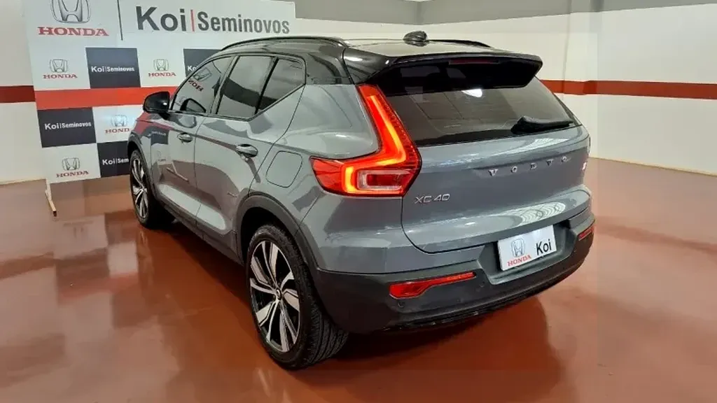 Volvo XC40 Recharge - Imagem 6