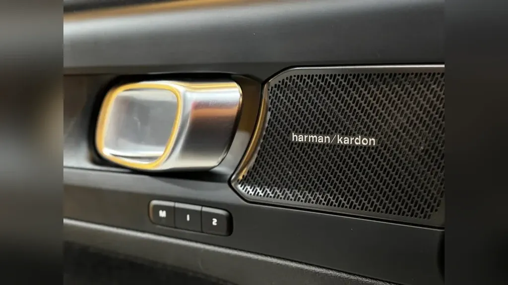 Volvo XC40 Recharge - Imagem 6