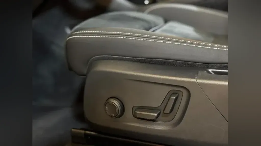 Volvo XC40 Recharge - Imagem 8