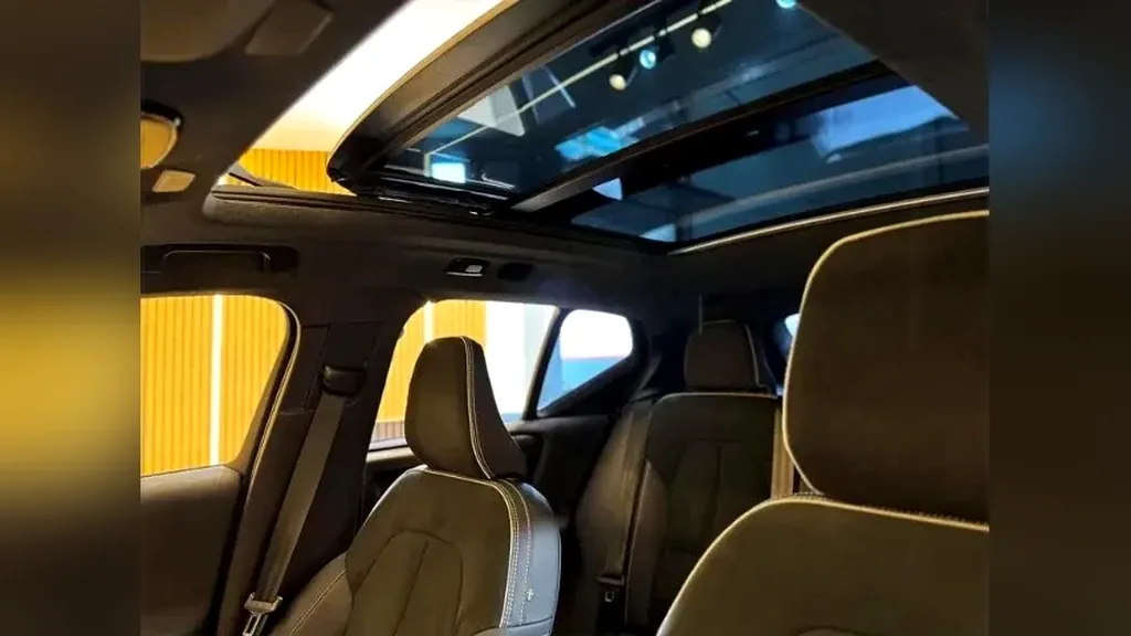 Volvo XC40 Recharge - Imagem 9