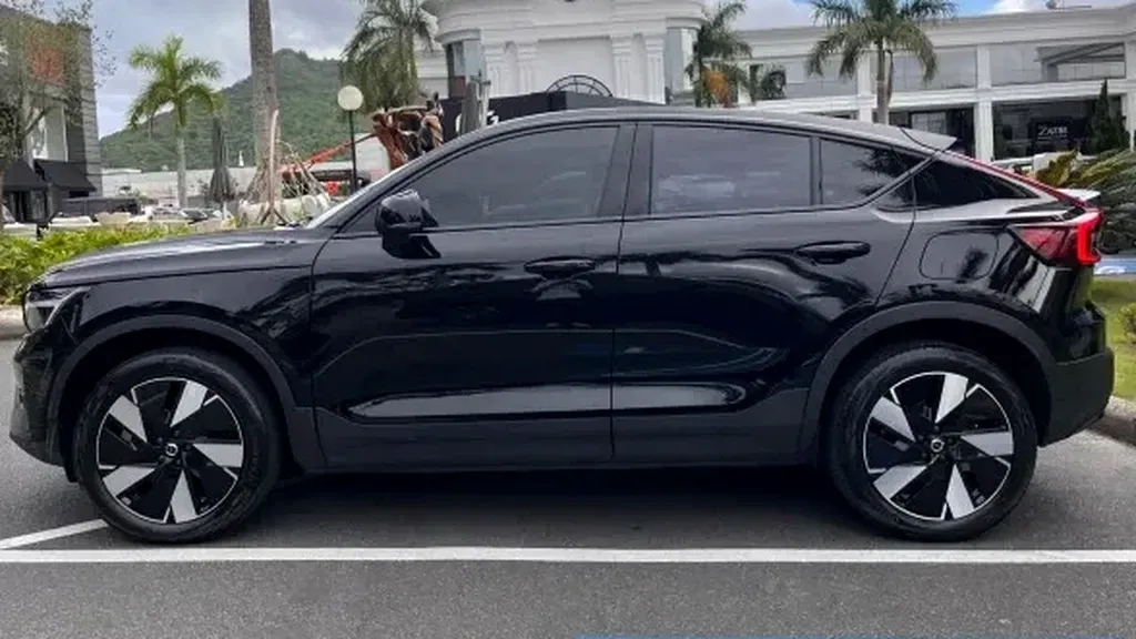 Volvo C40 Recharge - Imagem 2