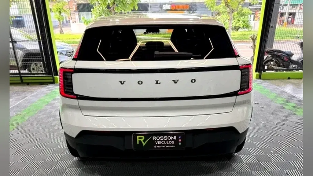 Volvo EX30 - Imagem 8