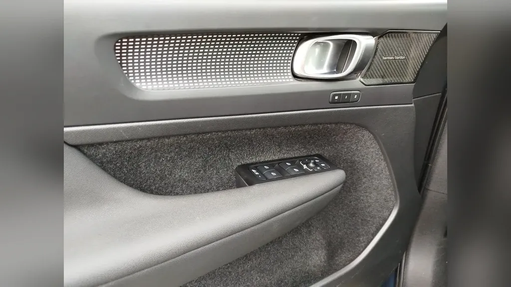 Volvo XC40 Recharge - Imagem 19