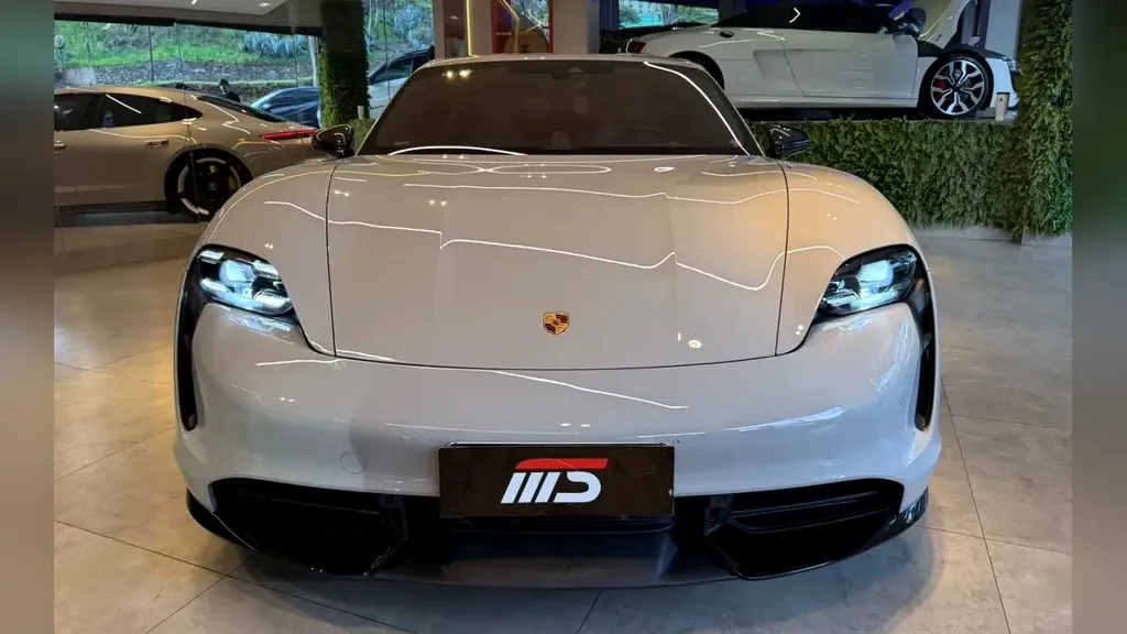 Porsche Taycan - Imagem 2