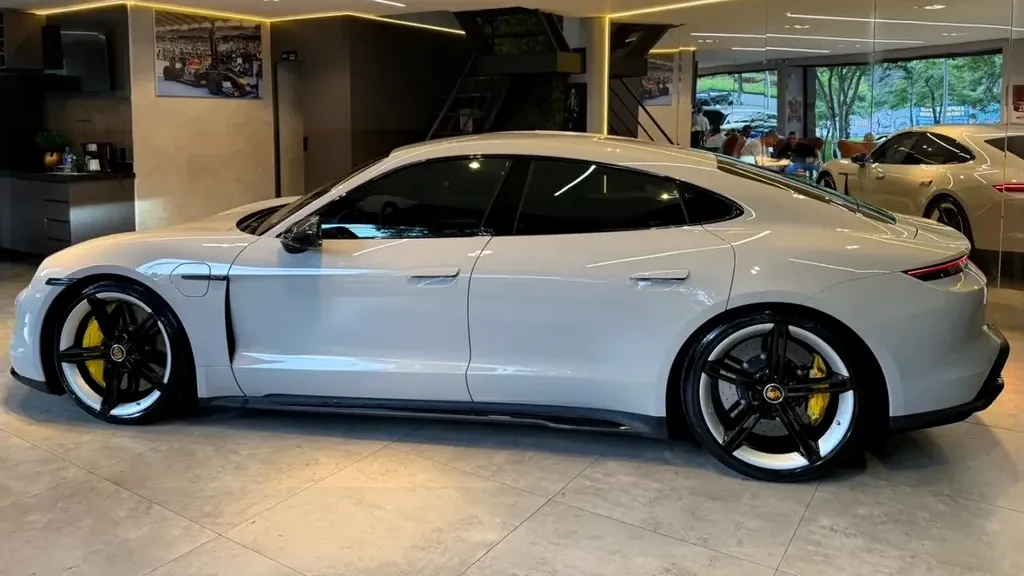 Porsche Taycan - Imagem 7