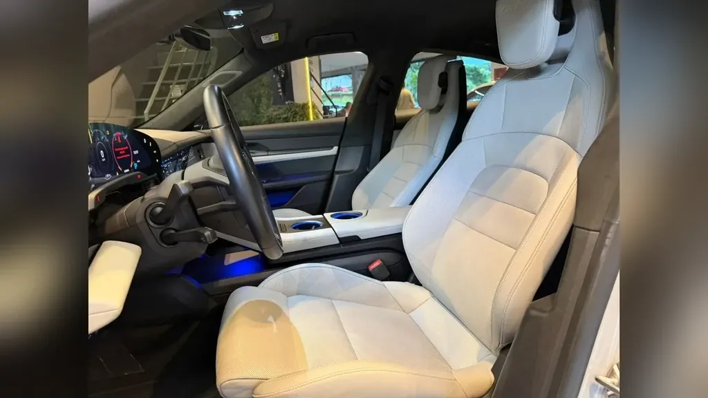 Porsche Taycan - Imagem 13