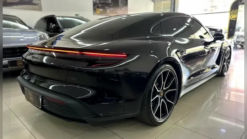 Porsche Taycan - Imagem 4