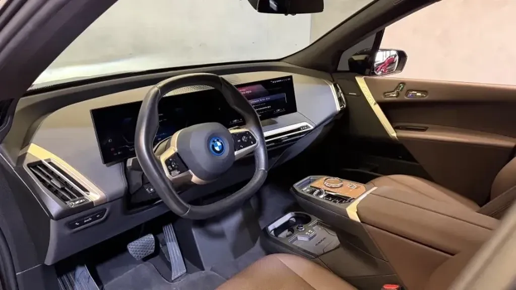 BMW Ix - Imagem 12