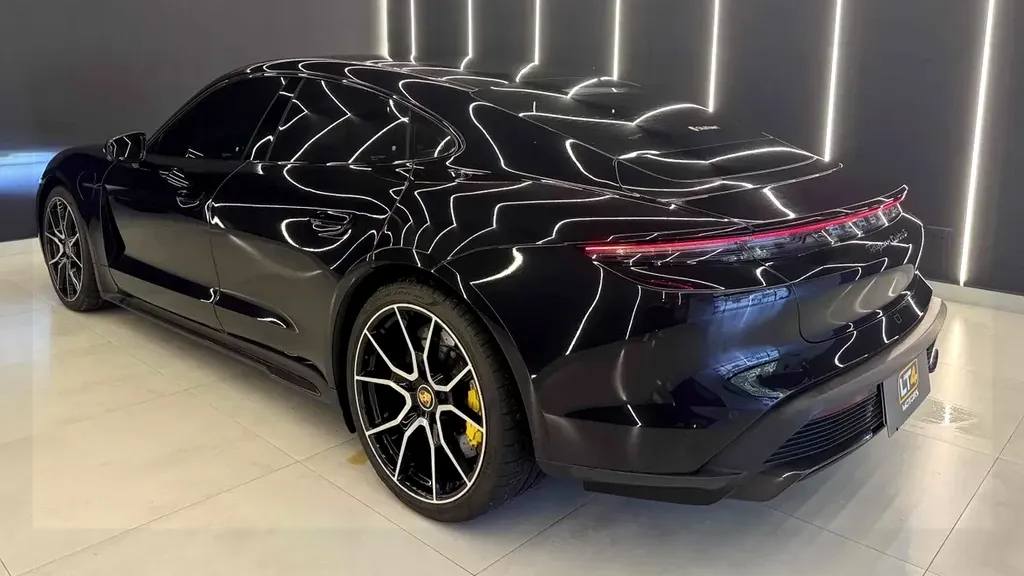 Porsche Taycan - Imagem 8