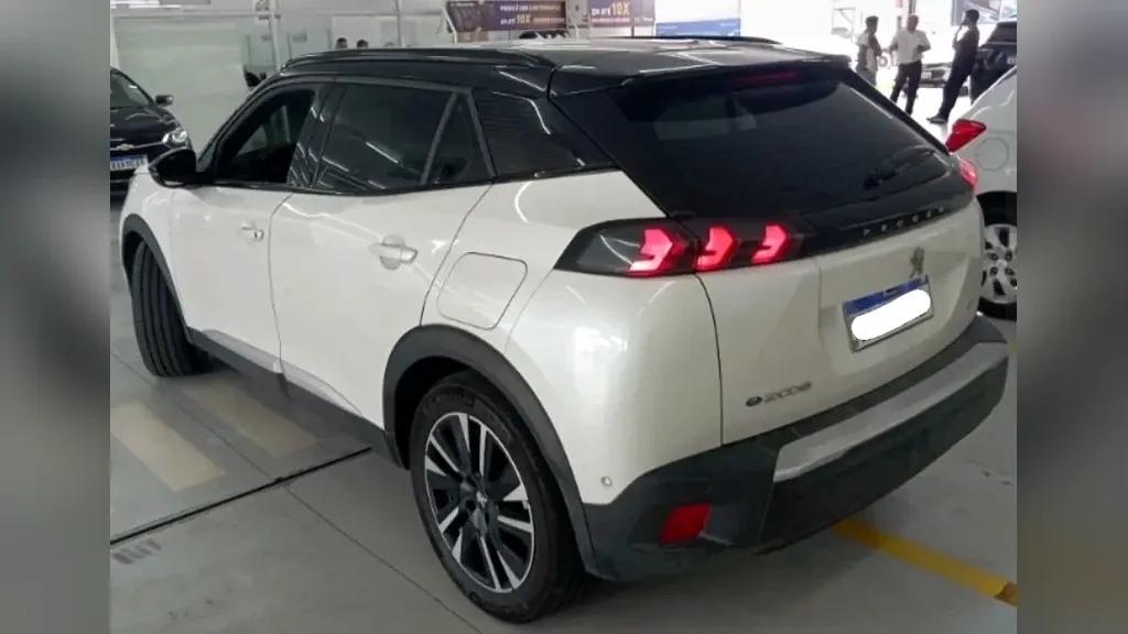 Peugeot E-2008 - Imagem 5