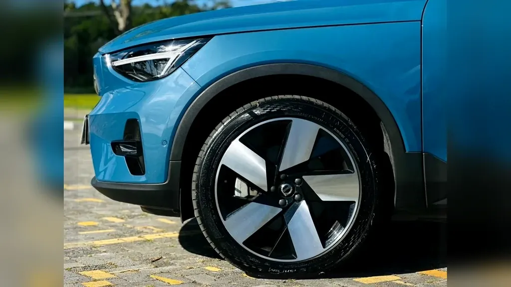 Volvo C40 Recharge - Imagem 5