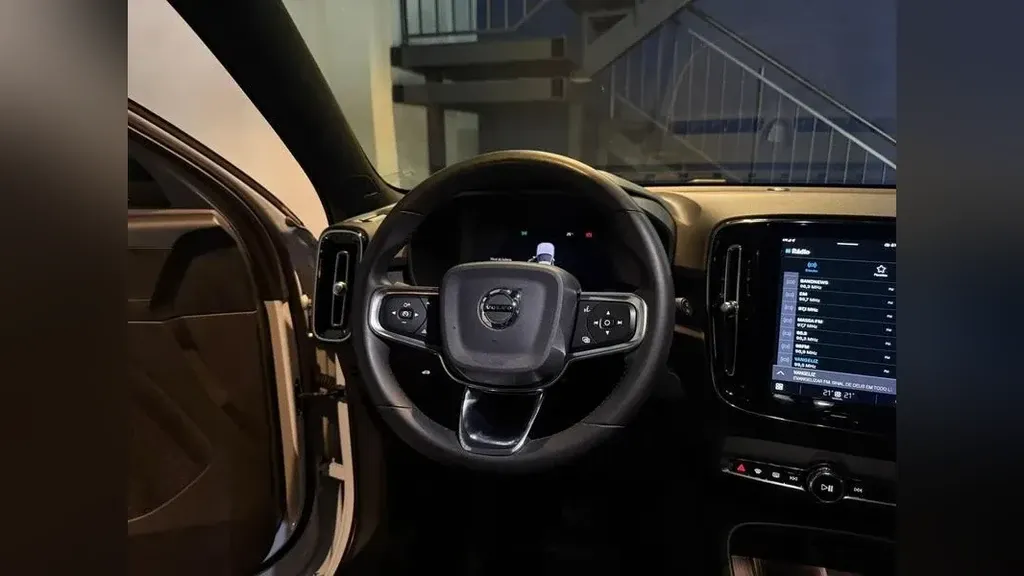 Volvo XC40 Recharge - Imagem 16