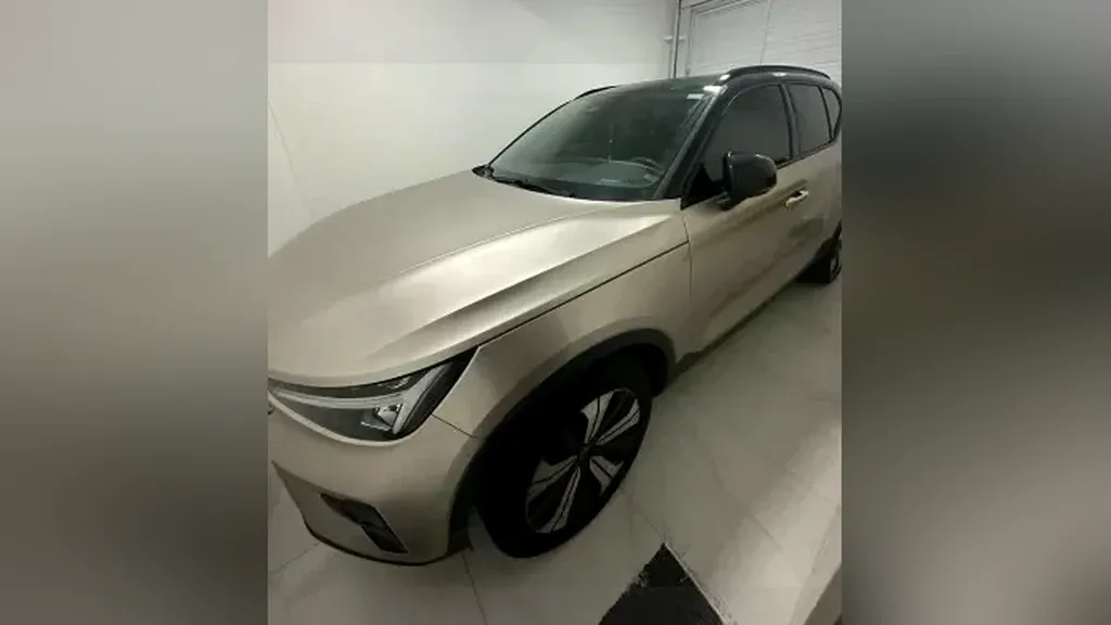 Volvo XC40 Recharge - Imagem 2