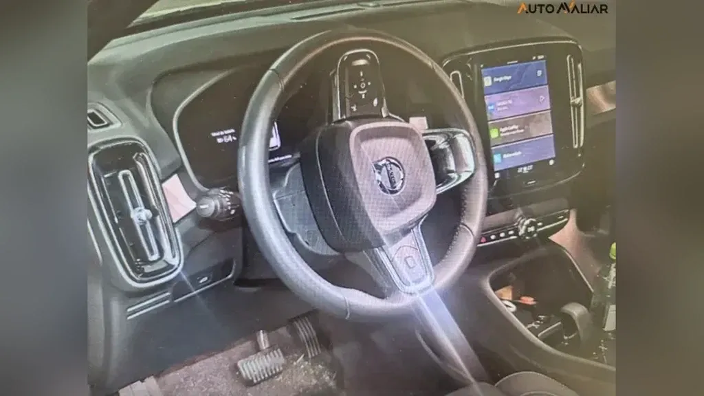 Volvo XC40 Recharge - Imagem 4