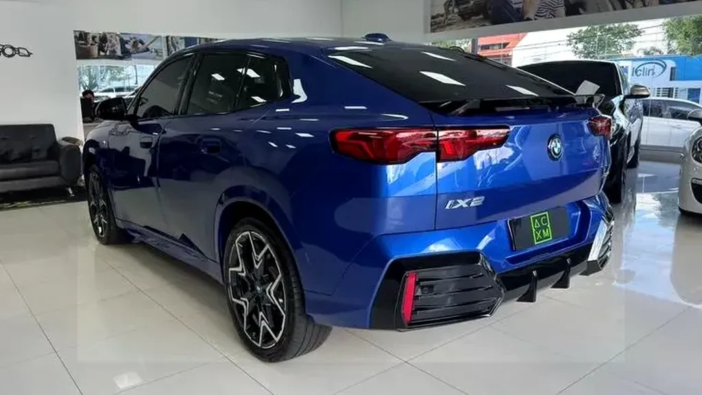 BMW IX2 - Imagem 4