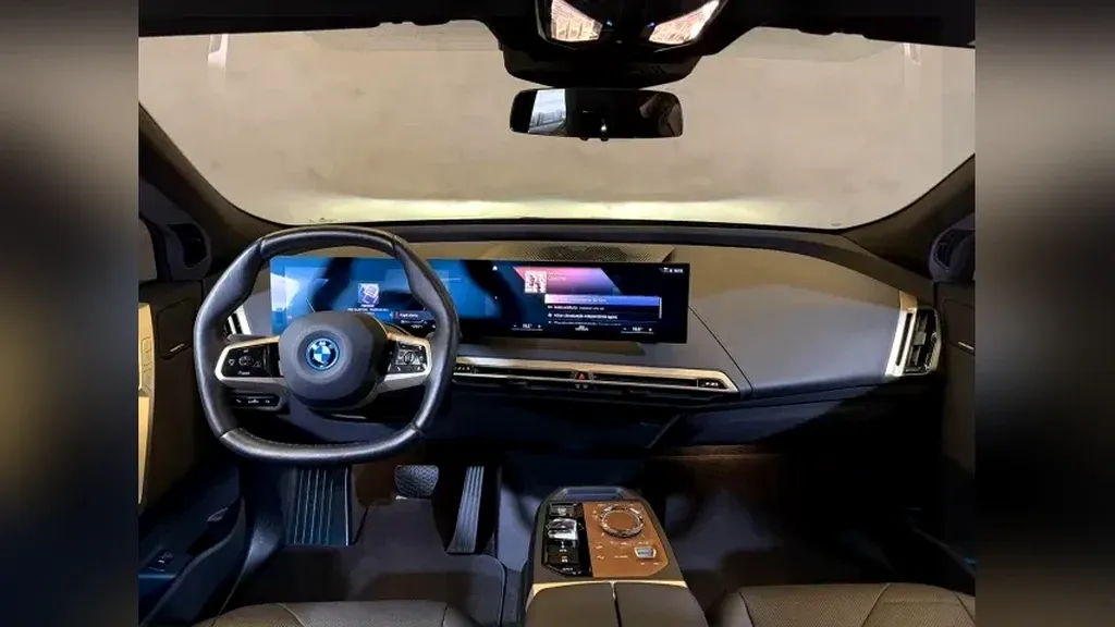 BMW Ix - Imagem 9