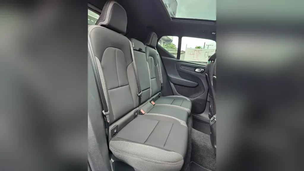 Volvo EX40 - Imagem 14