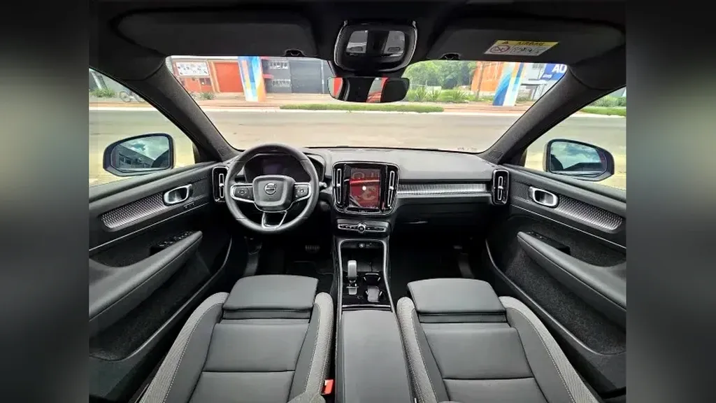 Volvo EX40 - Imagem 16