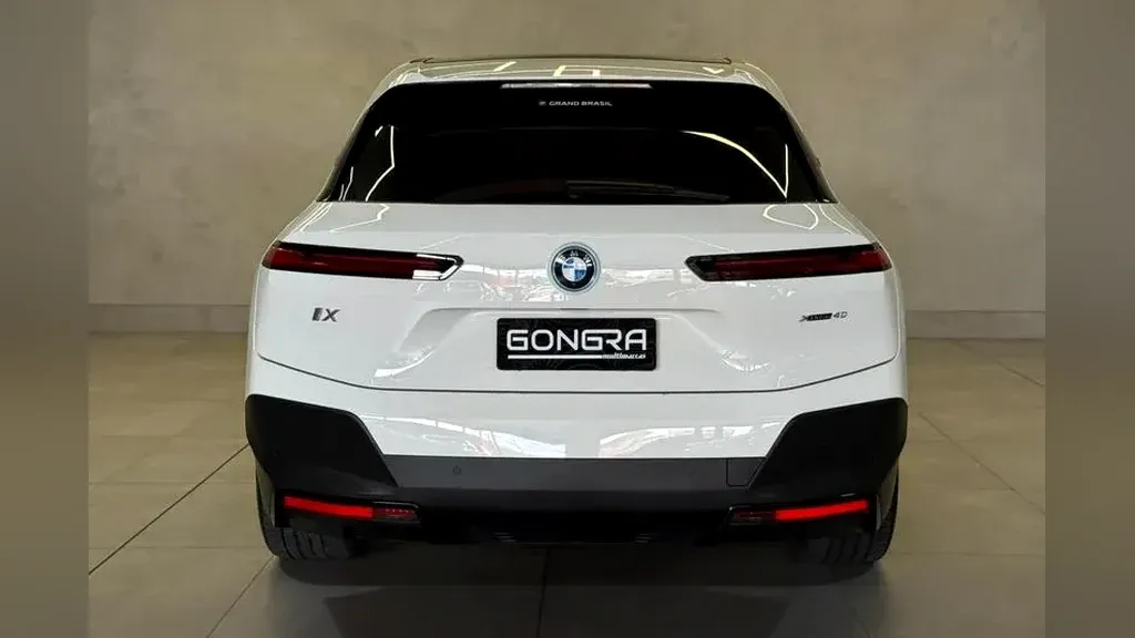 BMW Ix - Imagem 5