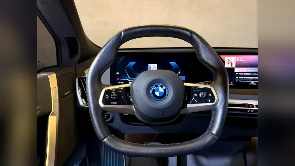BMW Ix - Imagem 16