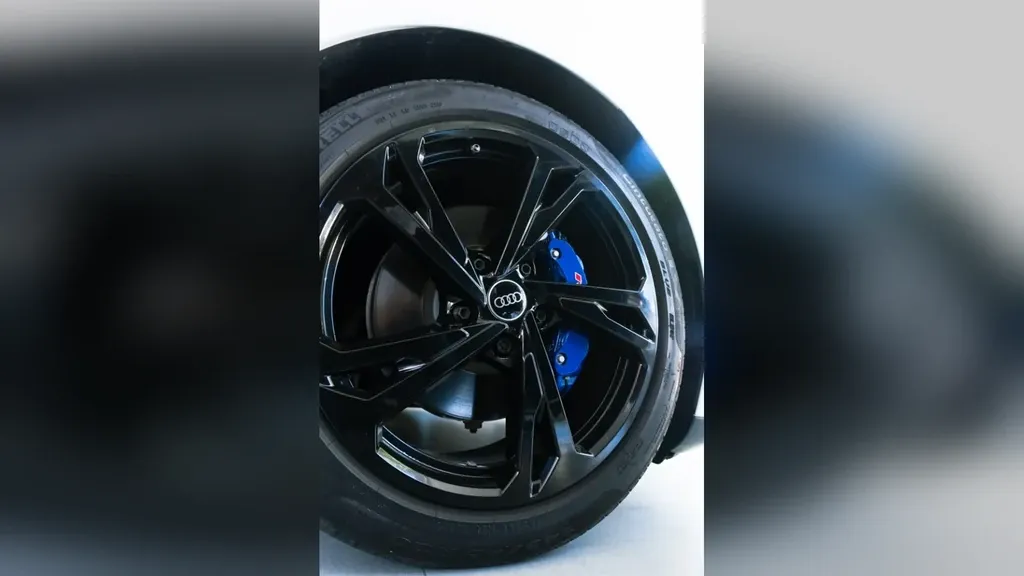 Audi E-tron  GT - Imagem 14