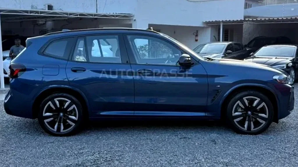 BMW IX3 - Imagem 4