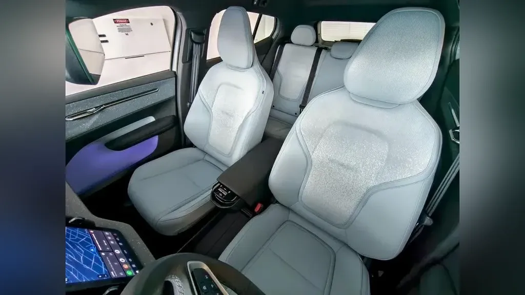 Volvo EX30 - Imagem 14