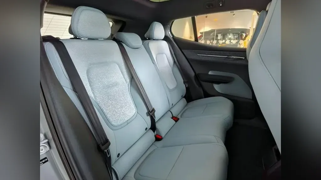 Volvo EX30 - Imagem 16