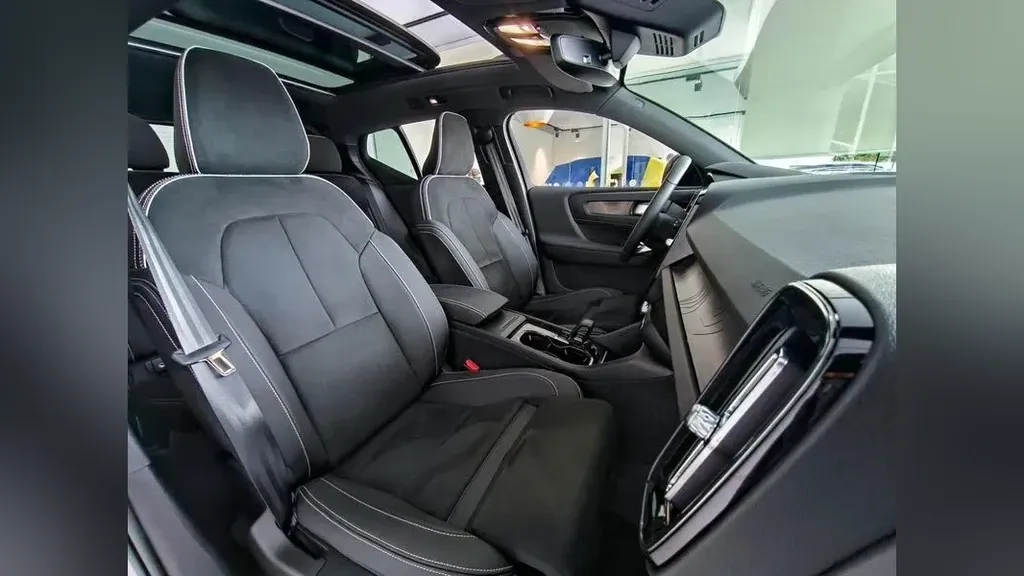 Volvo XC40 Recharge - Imagem 15