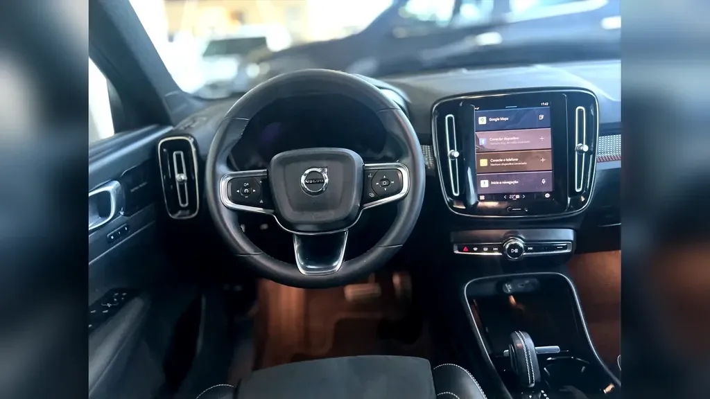 Volvo XC40 Recharge - Imagem 7