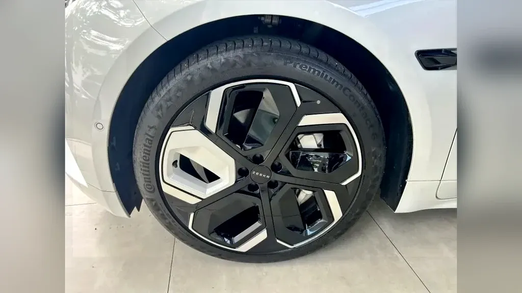 Zeekr 001 - Imagem 15