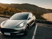 Tesla Model 3 - Miniatura 1