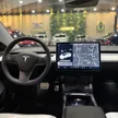 Tesla Model 3 - Miniatura 12