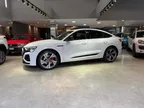 Audi Q8 Sportback E-tron - Miniatura 1