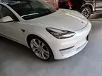 Tesla Model 3 - Miniatura 3
